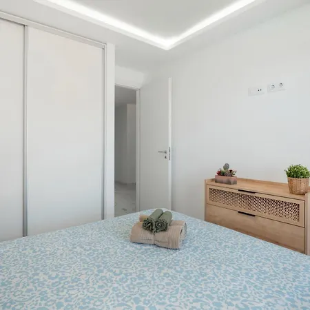 Granada Park S01a 아파트 아로나